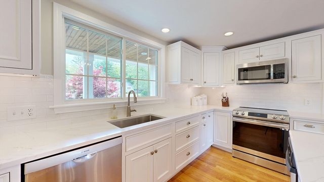 8 Turner Drive, North Reading, MA 01864