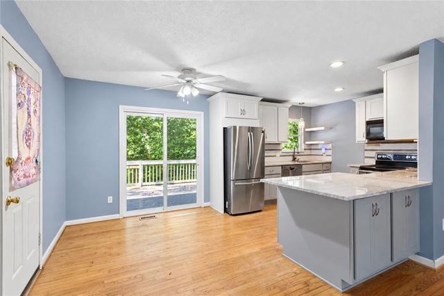 31 Trina Avenue NE, Kennesaw, GA 30144