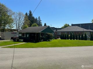 8712 12th Avenue NW, Seattle, WA 98117