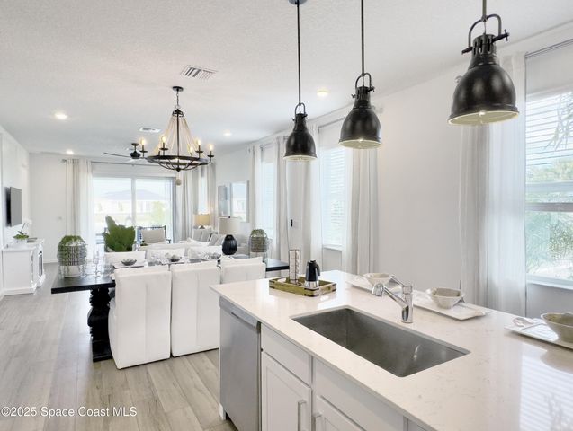 2833 Antarus Drive NW, Palm Bay, FL 32907