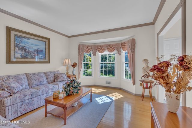 14 Cheryl Lane, Monroe, NJ 08831