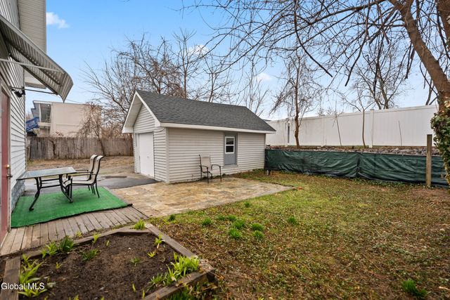 12 Arcadia Court, Colonie, NY 12205