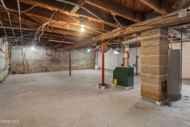 12 Arcadia Court, Colonie, NY 12205