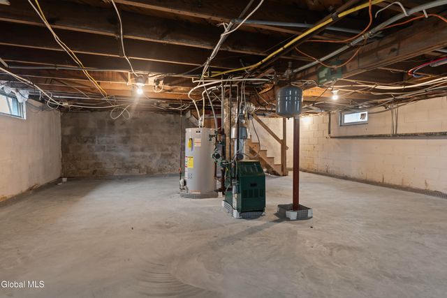 12 Arcadia Court, Colonie, NY 12205