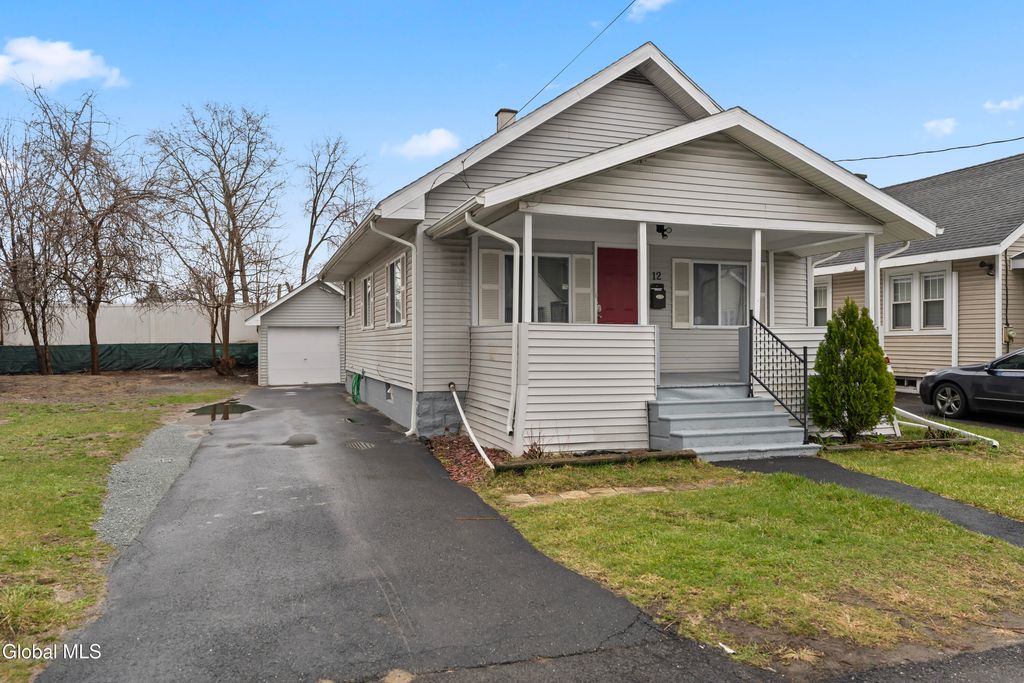 12 Arcadia Court, Colonie, NY 12205