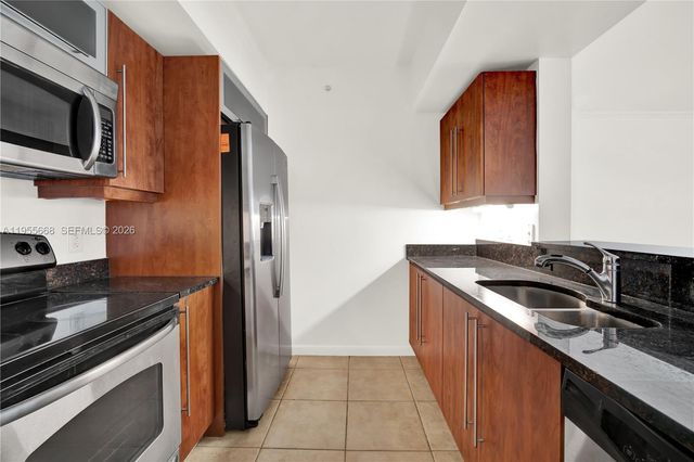 7350 SW 89th St 1402S, Miami, FL 33156