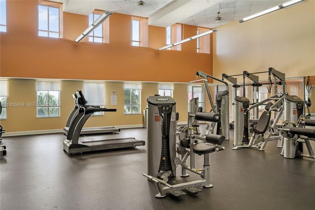 7350 SW 89th St 1402S, Miami, FL 33156