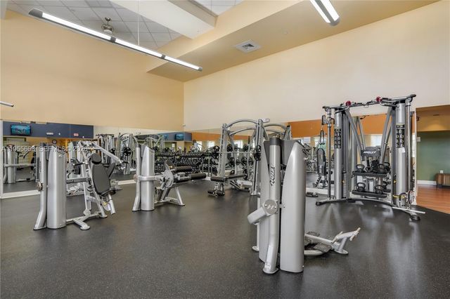 7350 SW 89th St 1402S, Miami, FL 33156