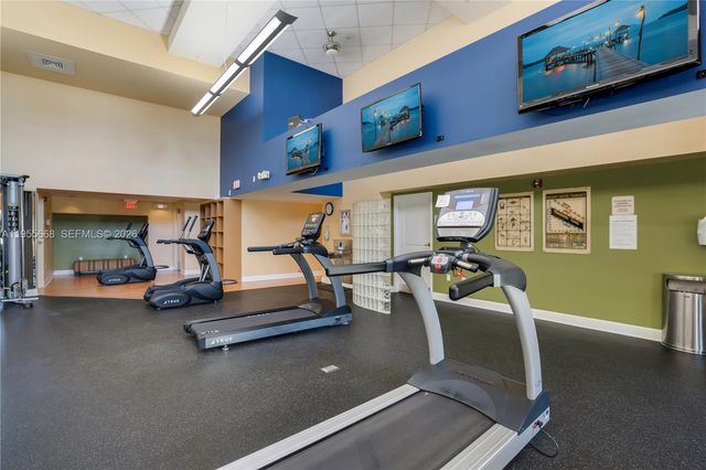 7350 SW 89th St 1402S, Miami, FL 33156