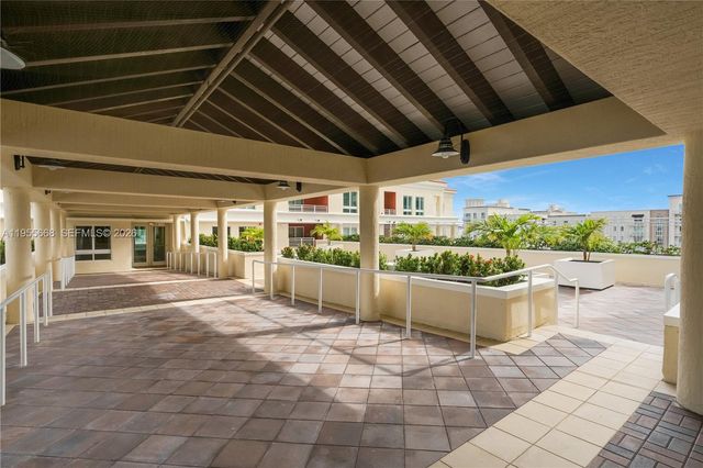 7350 SW 89th St 1402S, Miami, FL 33156