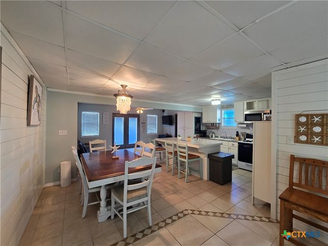 8 Mesquite Street, Palacios, TX 77465