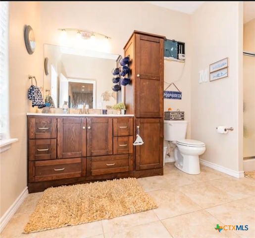 8 Mesquite Street, Palacios, TX 77465