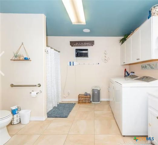 8 Mesquite Street, Palacios, TX 77465