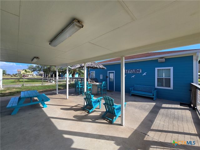 8 Mesquite Street, Palacios, TX 77465