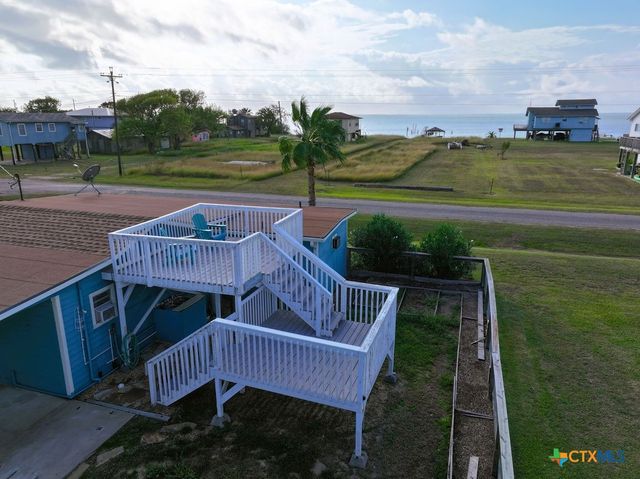 8 Mesquite Street, Palacios, TX 77465