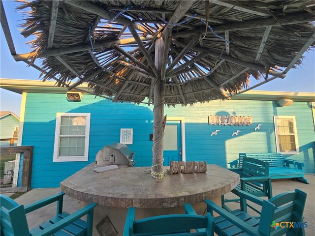 8 Mesquite Street, Palacios, TX 77465