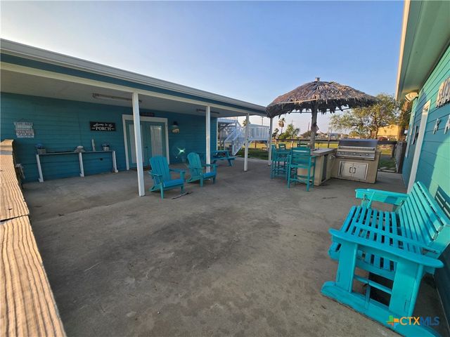 8 Mesquite Street, Palacios, TX 77465