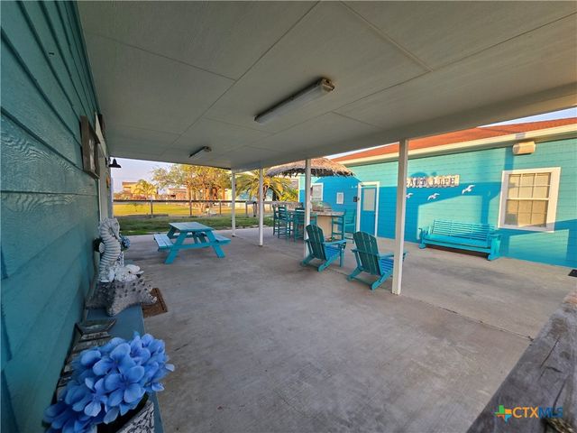 8 Mesquite Street, Palacios, TX 77465