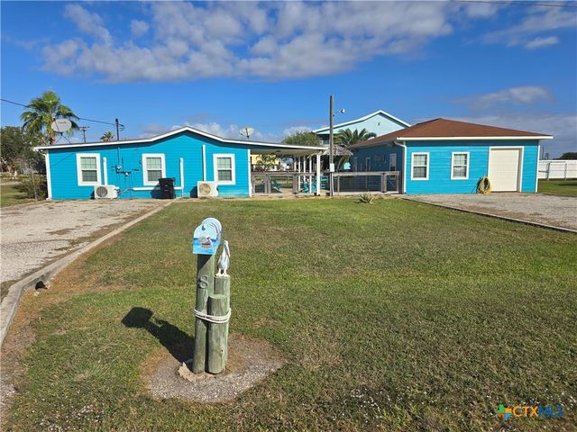 8 Mesquite Street, Palacios, TX 77465