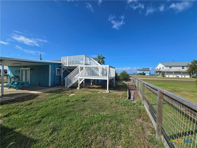 8 Mesquite Street, Palacios, TX 77465