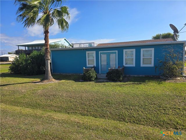 8 Mesquite Street, Palacios, TX 77465