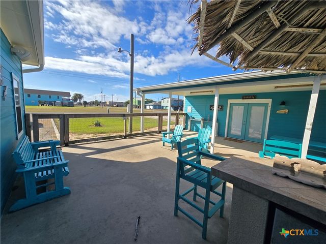 8 Mesquite Street, Palacios, TX 77465