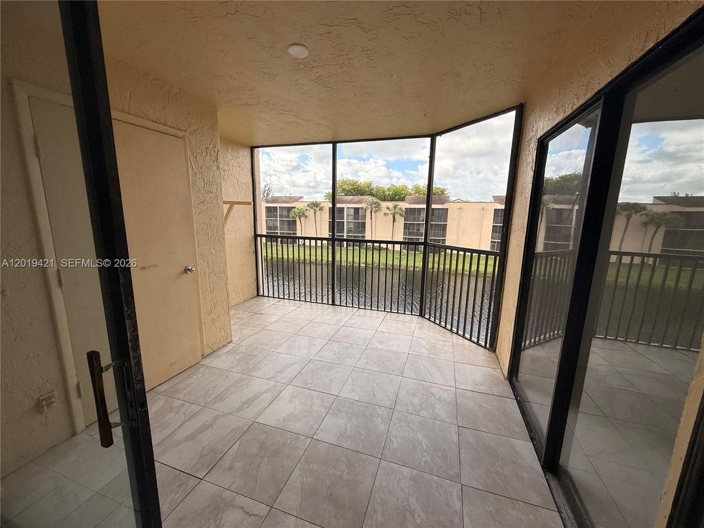3199 Foxcroft Rd 311, Miramar, FL 33025