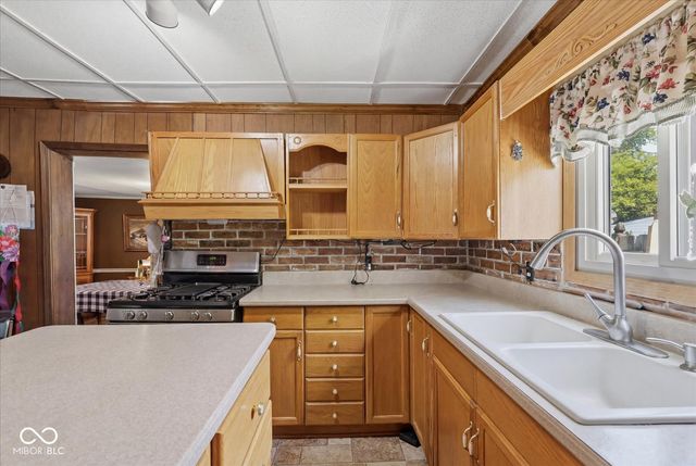 326 W Taylor Street, Shelbyville, IN 46176