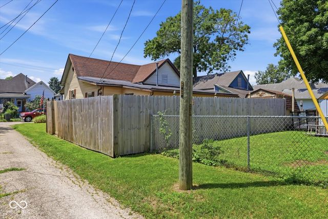 326 W Taylor Street, Shelbyville, IN 46176