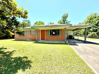413 Magnolia St, New Llano, LA 71461