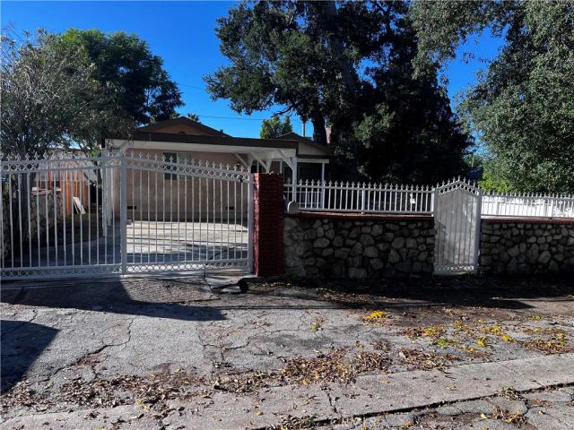 10641 Russett, Sunland, CA 91040
