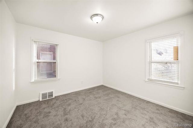 8871 Sussex Street, Detroit, MI 48228