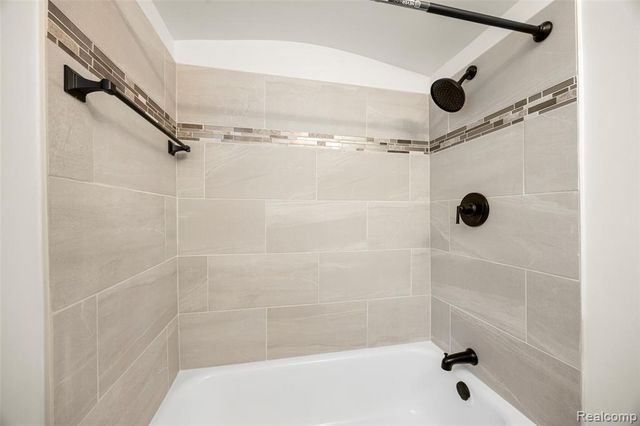 8871 Sussex Street, Detroit, MI 48228