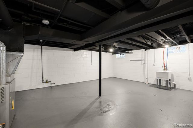 8871 Sussex Street, Detroit, MI 48228