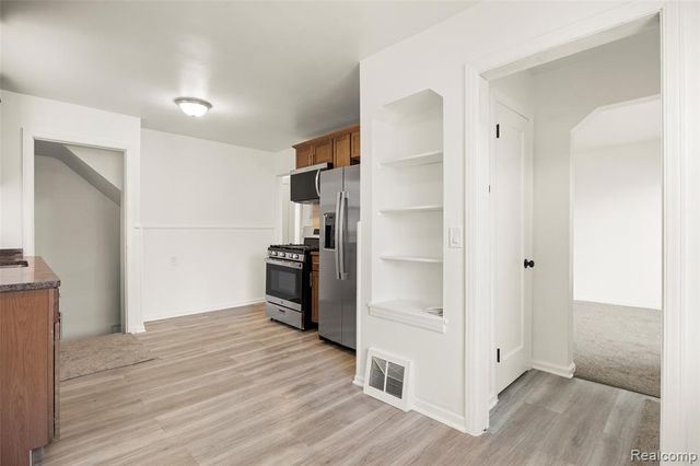 8871 Sussex Street, Detroit, MI 48228