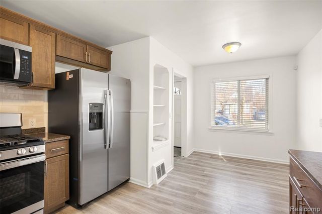 8871 Sussex Street, Detroit, MI 48228