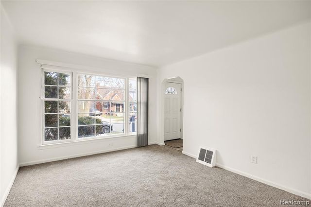 8871 Sussex Street, Detroit, MI 48228