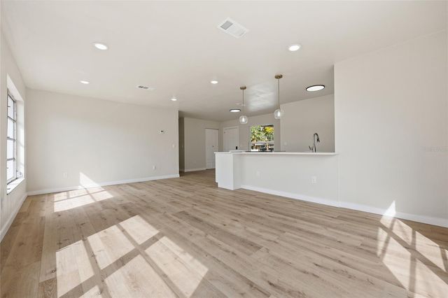 1615 SE 15TH AVENUE, Gainesville, FL 32641