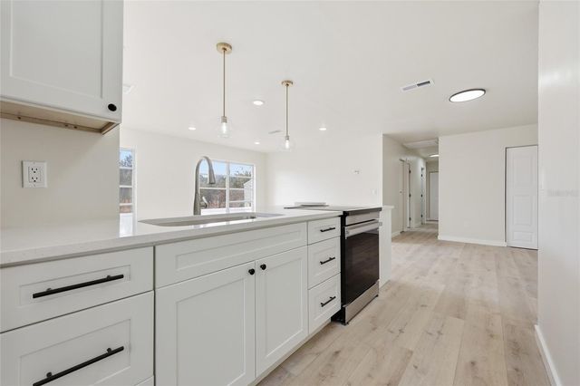 1615 SE 15TH AVENUE, Gainesville, FL 32641