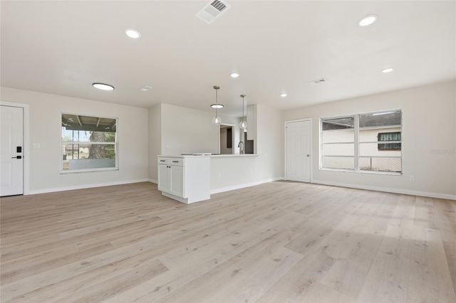 1615 SE 15TH AVENUE, Gainesville, FL 32641