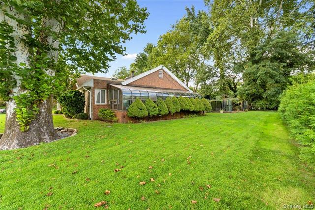 15 Hillcrest Drive, Great Neck, NY 11021