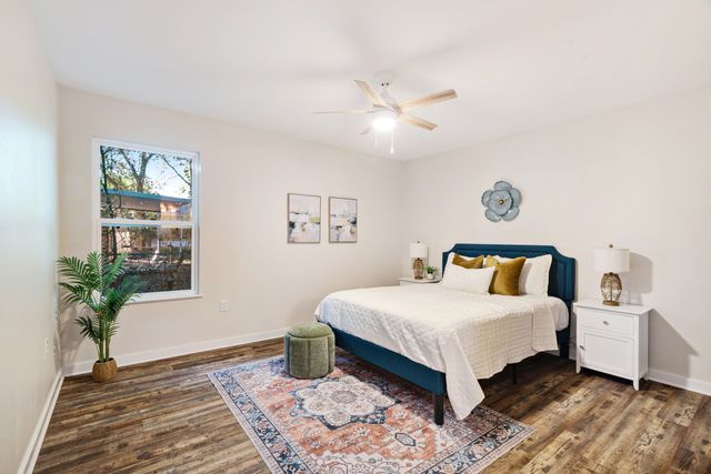 1337 E Houston Street, Paris, TX 75460