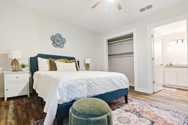 1337 E Houston Street, Paris, TX 75460