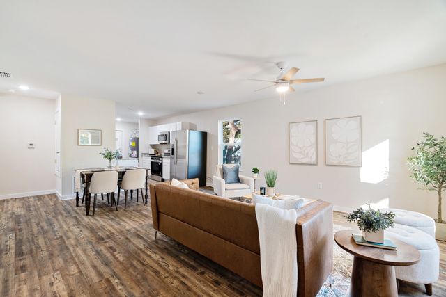 1337 E Houston Street, Paris, TX 75460