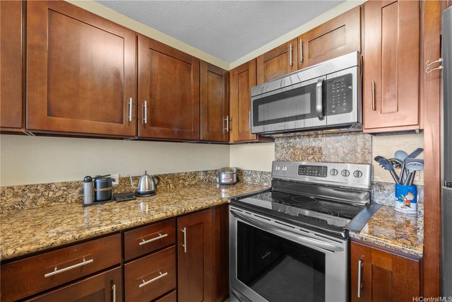 98-410 Koauka Loop 21J, Aiea, HI 96701