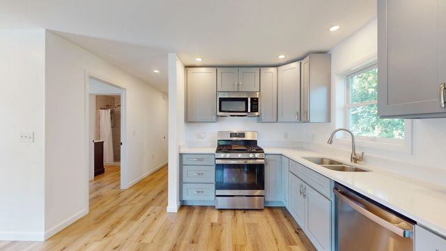 58 Riverview Street, Ferrisburgh, VT 05491