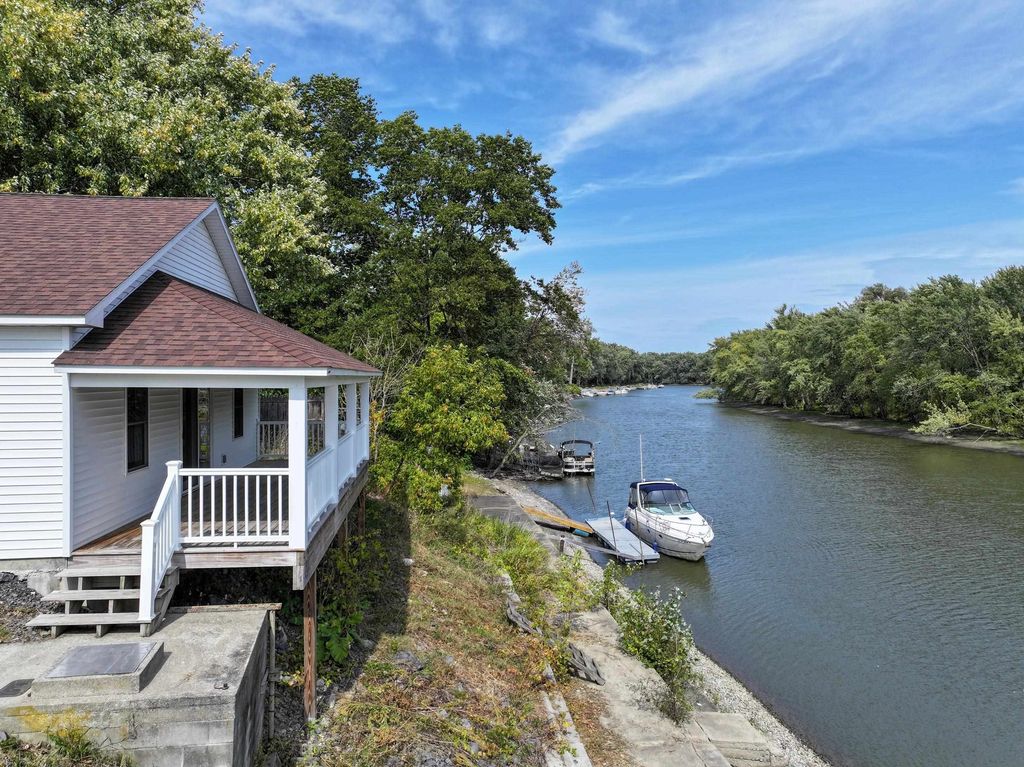 58 Riverview Street, Ferrisburgh, VT 05491