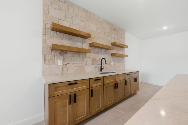4817 N Bridgewood Ct, Wichita, KS 67226