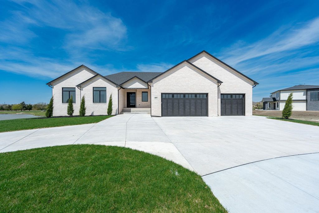 4817 N Bridgewood Ct, Wichita, KS 67226