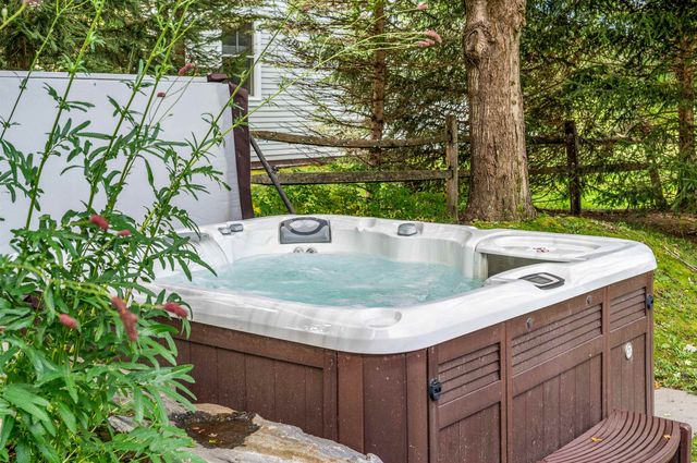 85 Smith Falls Lane, Stowe, VT 05672